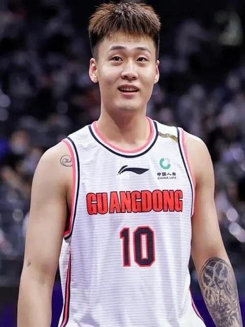 完美配合助球队获胜，欧预赛实力惊艳！的简单介绍