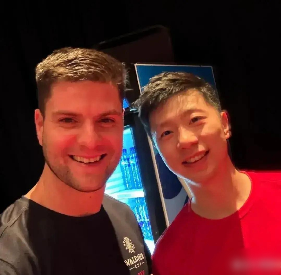 德国乒乓球队险胜瑞典乒乓球队，奥恰洛夫统治全场的简单介绍