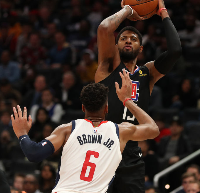 快船逆转马刺，哈雷尔砍下28分