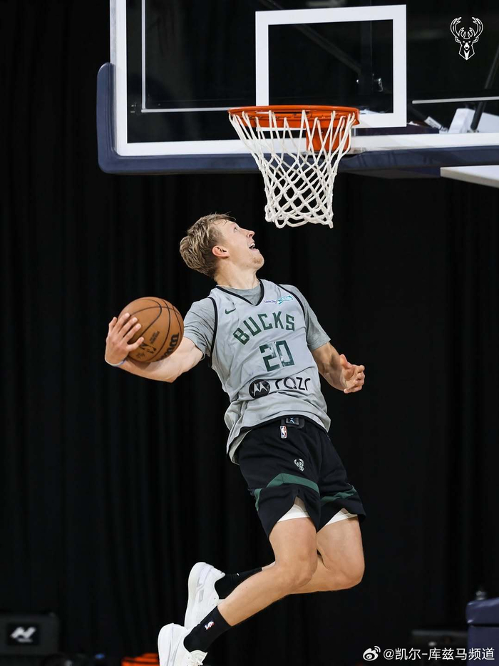 开云体育官网-关于阿根廷男篮血洗雄鹿B队，詹姆斯一己之力扛起全队的信息