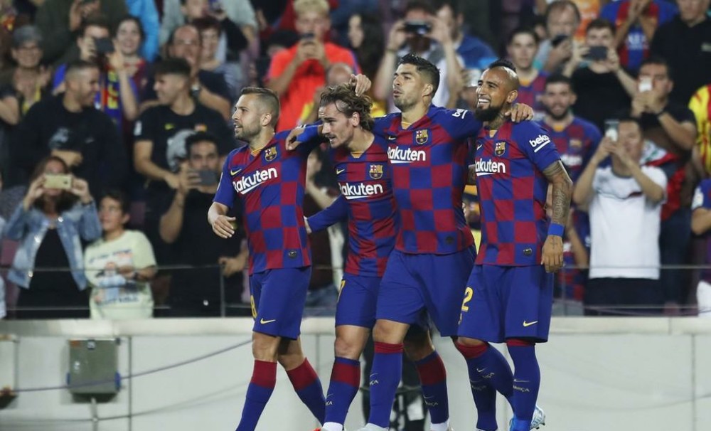 巴西碾压巴萨，伊布扛起全队