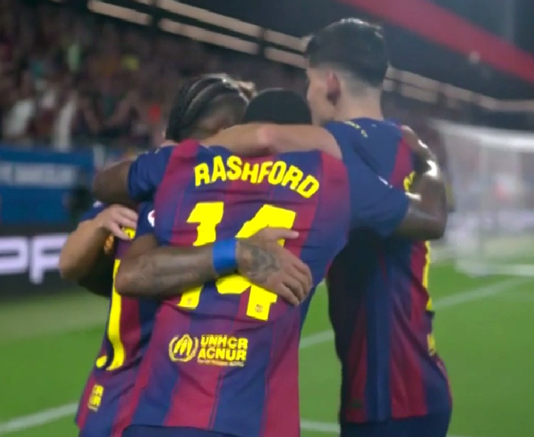 开云体育下载-巴塞罗那主场轻松击败对手提升西甲排名