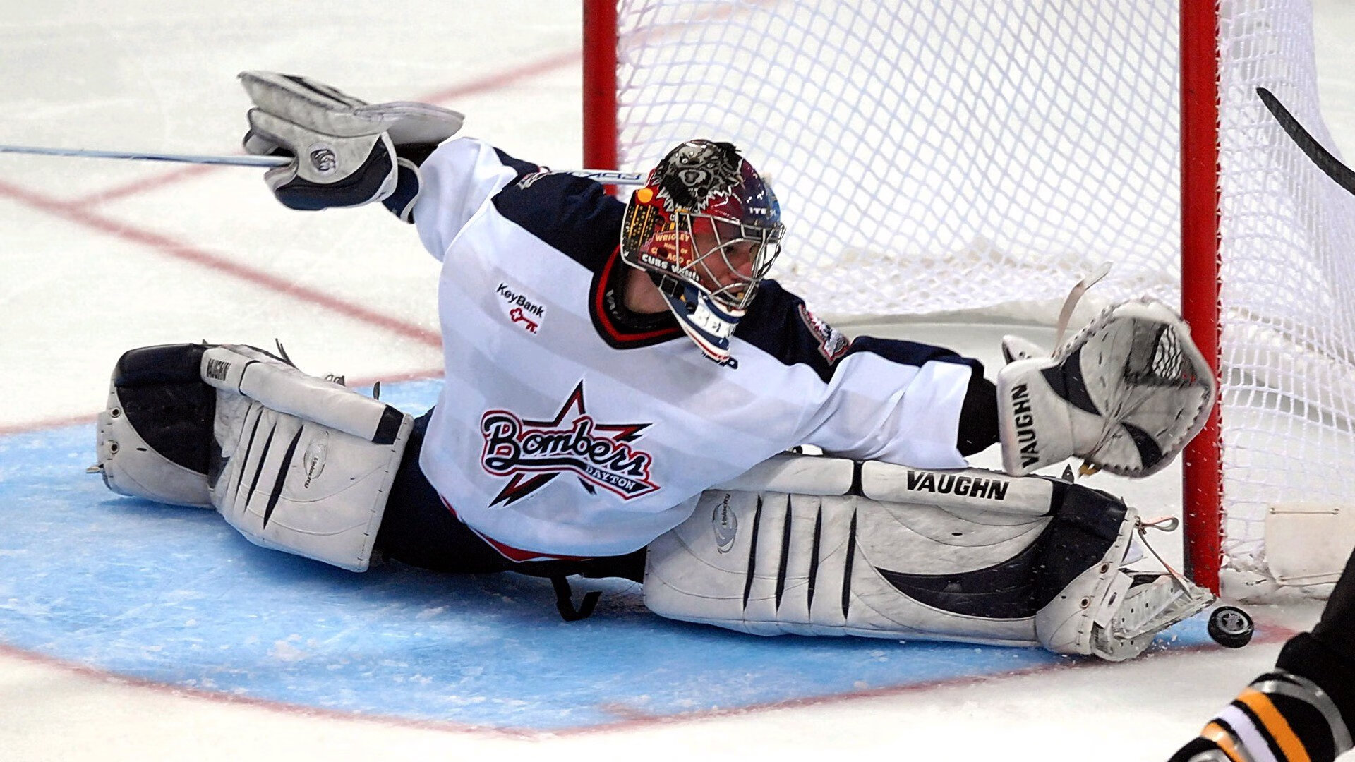 开云体育中国-交叉赛道的王者，F1街道赛之夜，杜兰特发挥堪称完美