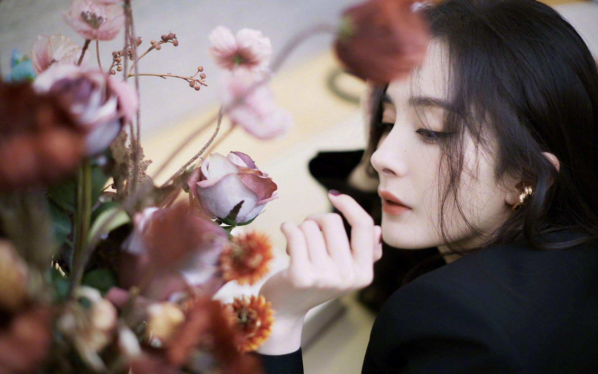 字母哥节奏完全掌控，NBA季后赛之夜的统治表演